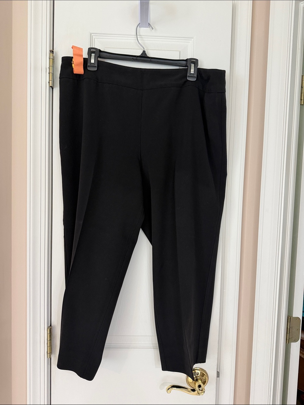 Dress Barn Black Women's Pull-On Capris; 16W